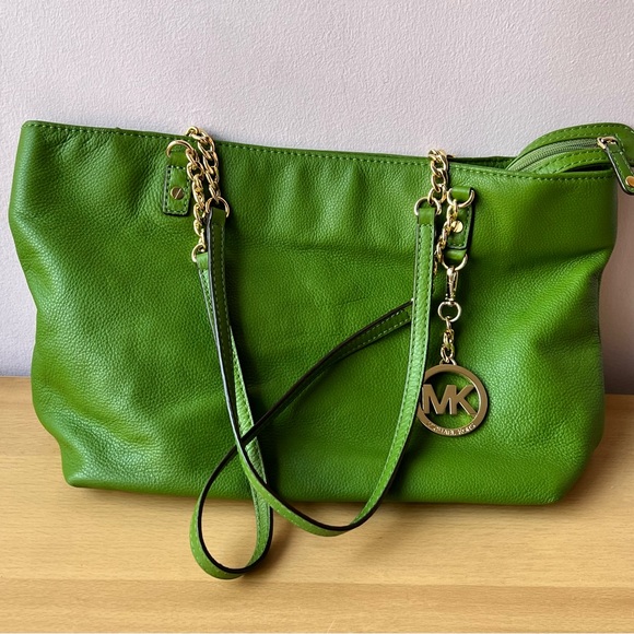Michael Kors pebbled leather green tote bag EXCELLENT condition - Picture 7 of 16